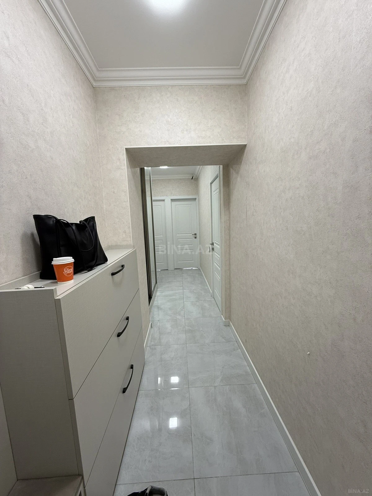 Satılır 2 otaqlı mənzil 70 m²