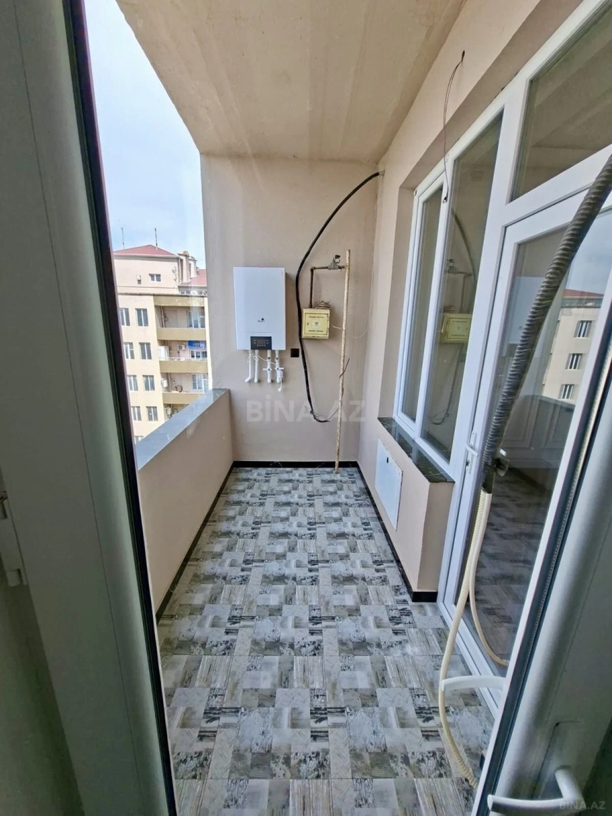 Satılır 3 otaqlı mənzil 111 m²