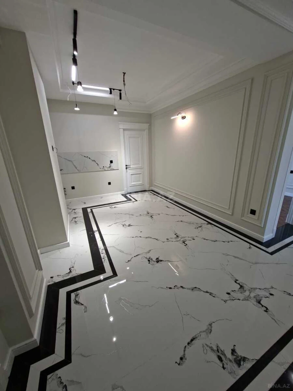 Satılır 3 otaqlı mənzil 111 m²