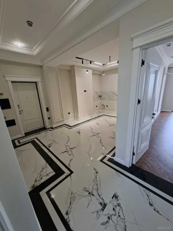 Satılır 3 otaqlı mənzil 111 m²