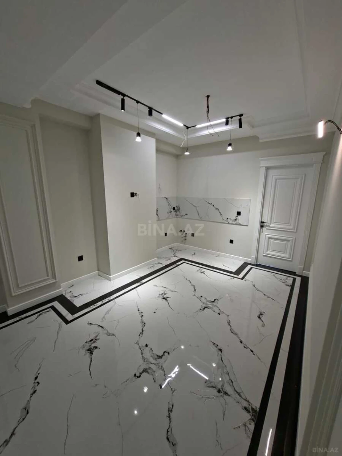 Satılır 3 otaqlı mənzil 111 m²