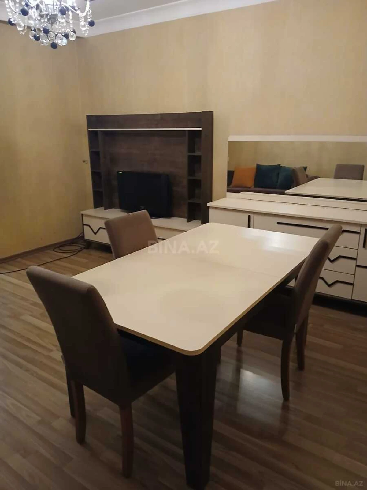 Kirayə verilir 2 otaqlı mənzil 56 m²