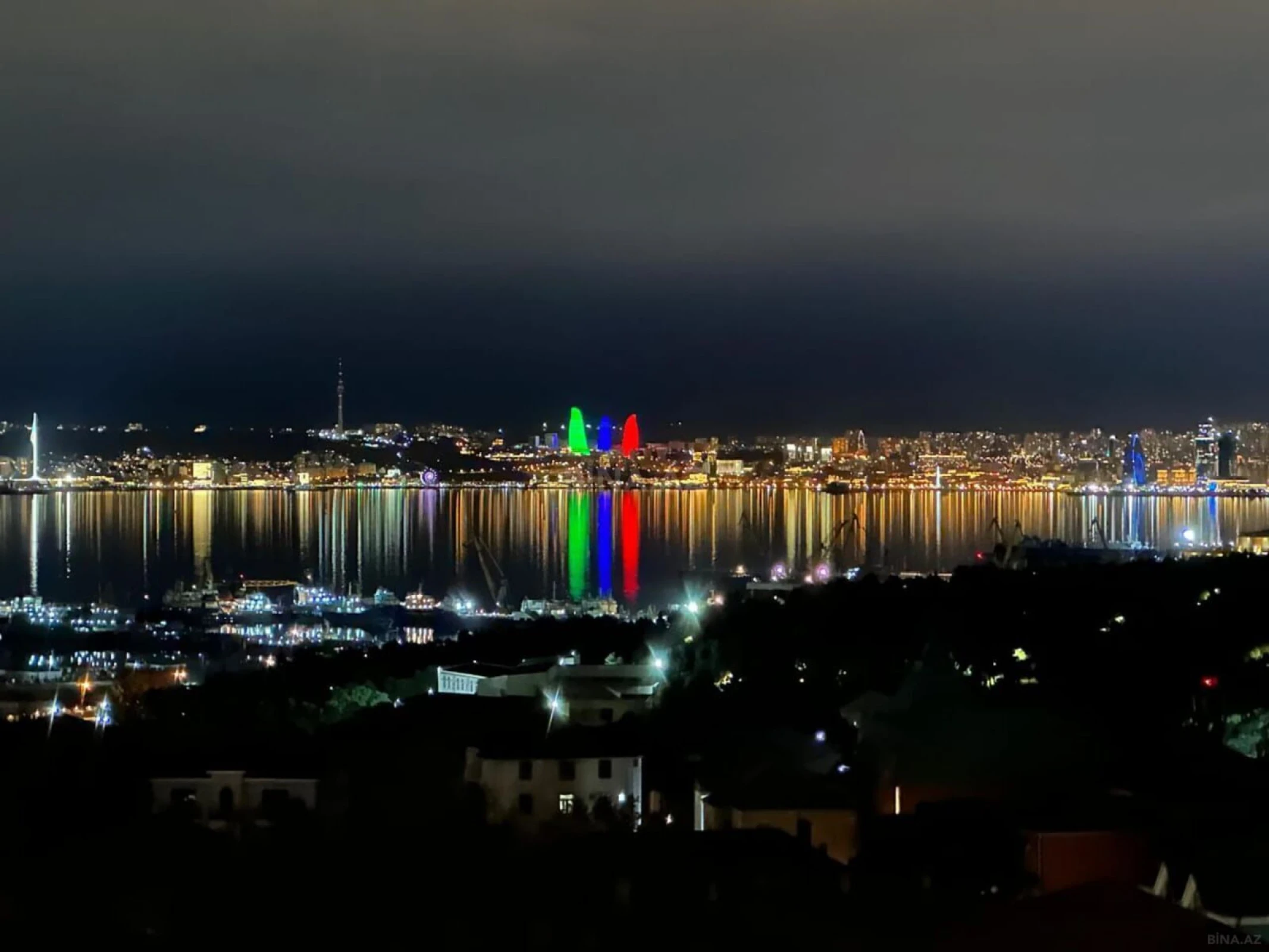 Satılır 5 otaqlı mənzil 120 m²