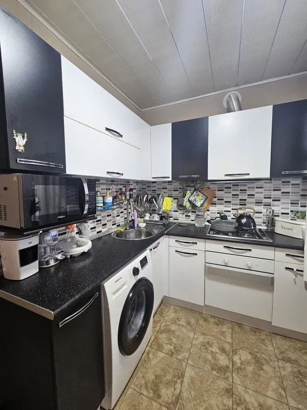Satılır 5 otaqlı mənzil 120 m²