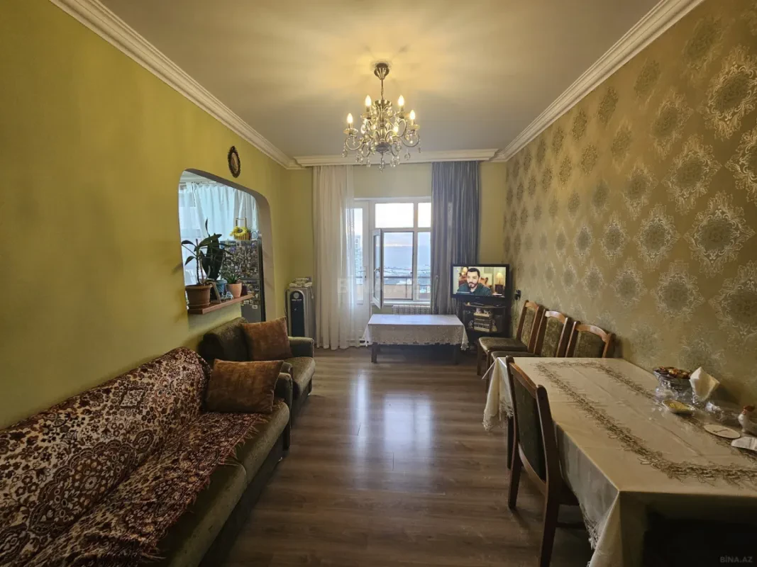 Satılır 5 otaqlı mənzil 120 m²