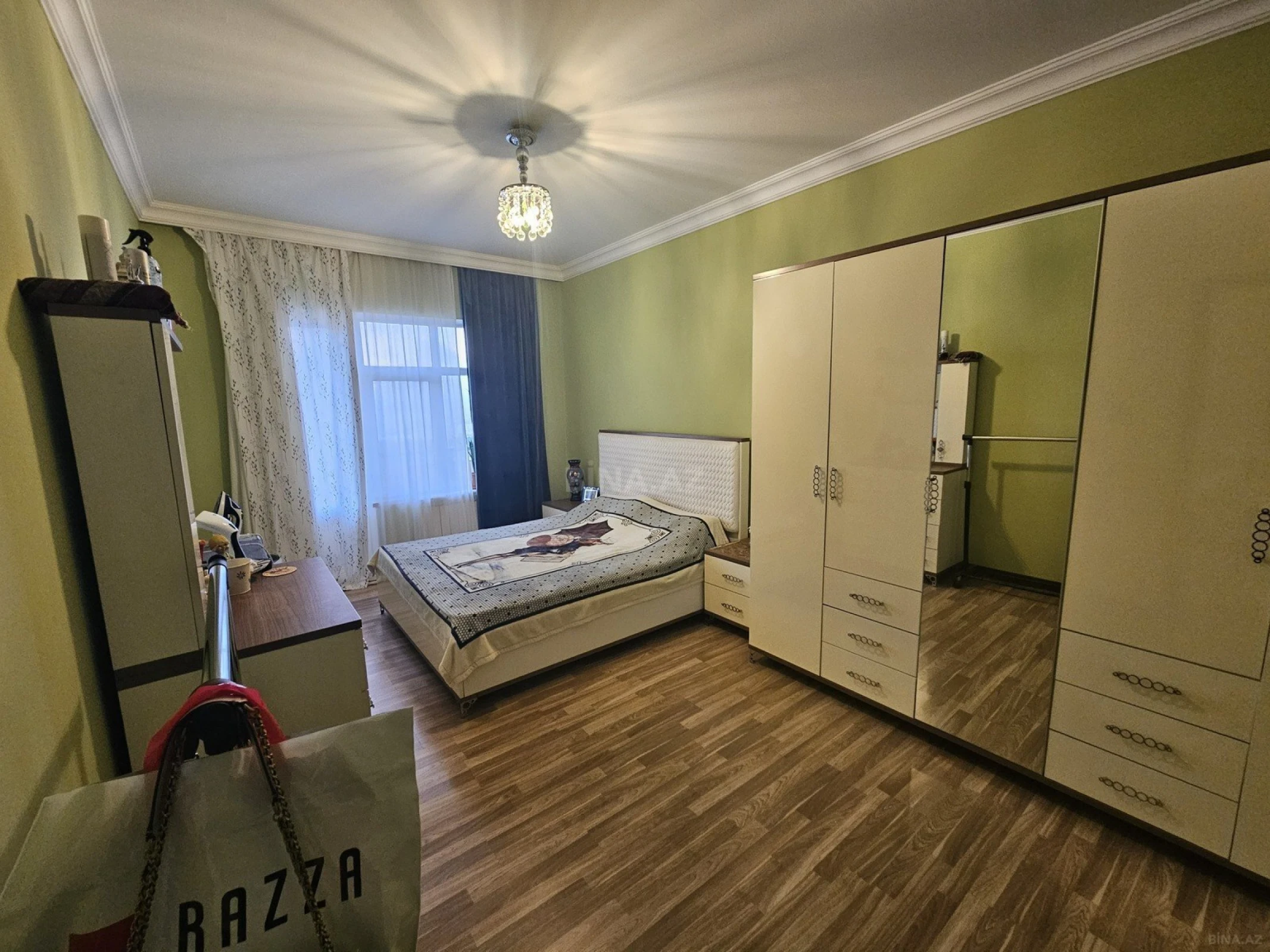 Satılır 5 otaqlı mənzil 120 m²