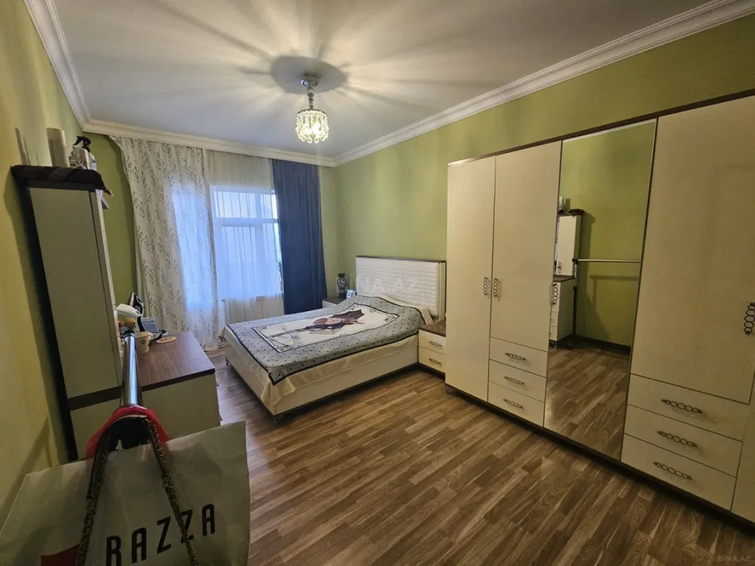 Satılır 5 otaqlı mənzil 120 m²
