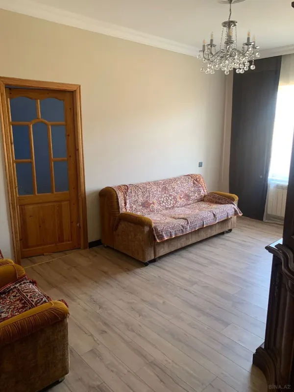 Satılır 5 otaqlı mənzil 120 m²