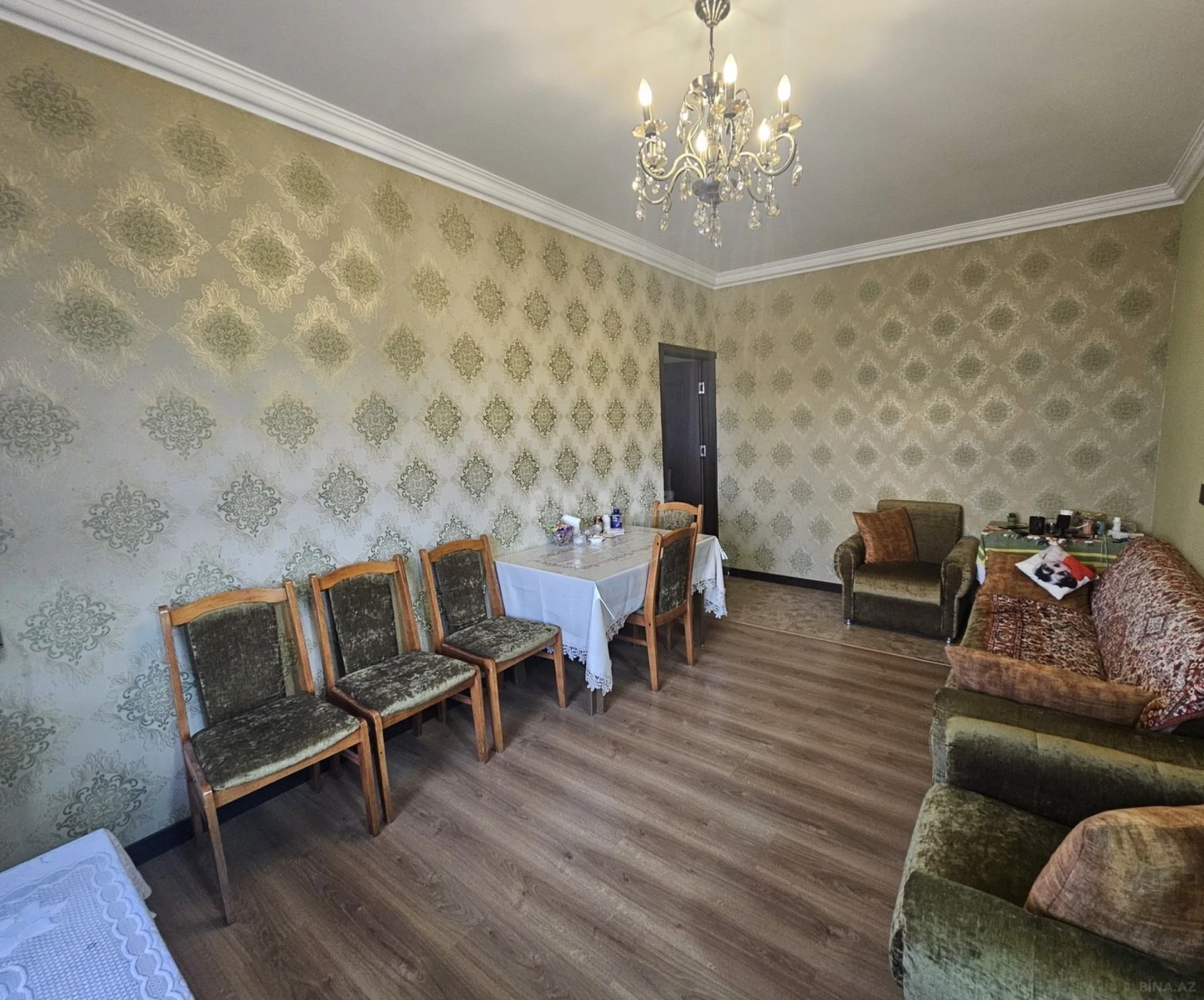 Satılır 5 otaqlı mənzil 120 m²