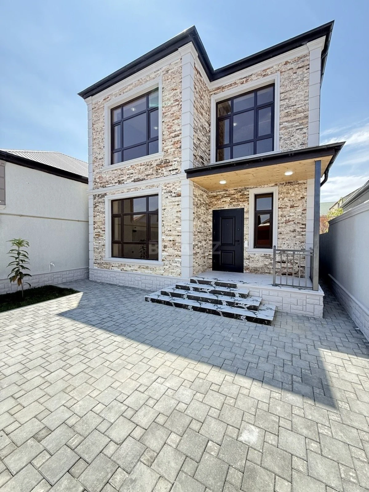 Satılır 4 otaqlı həyət evi 160 m²