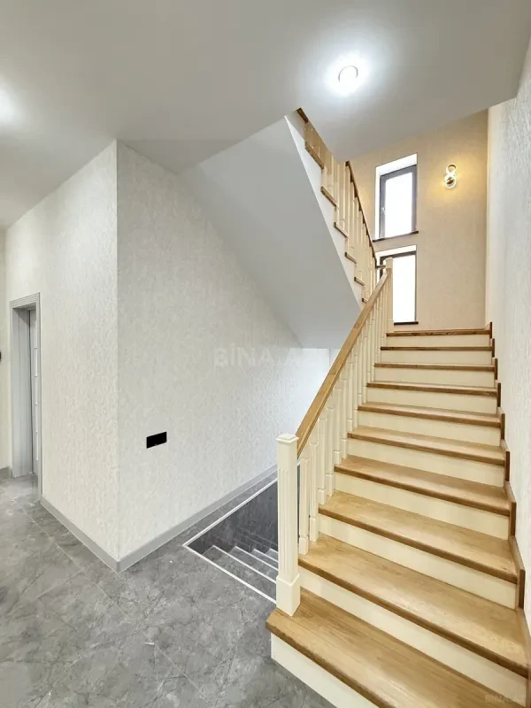 Satılır 4 otaqlı həyət evi 160 m²