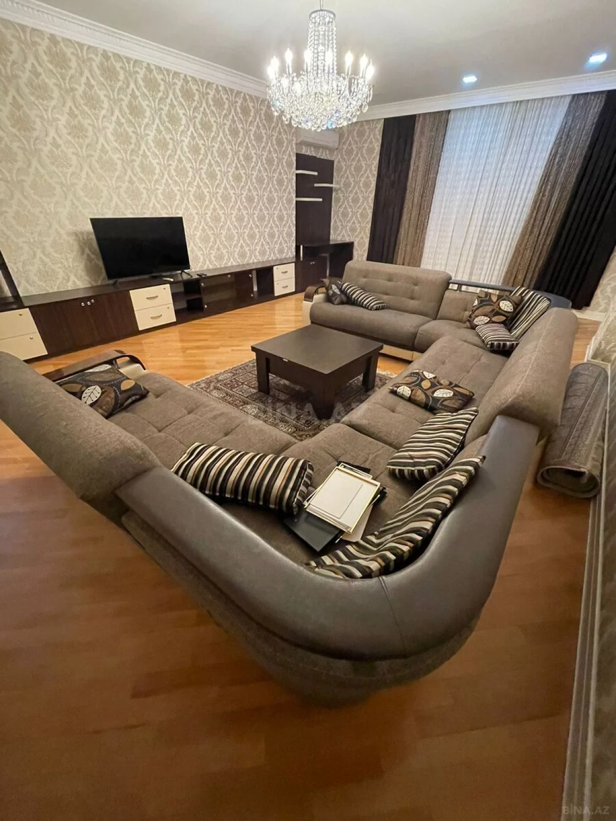 Satılır 3 otaqlı mənzil 125 m²