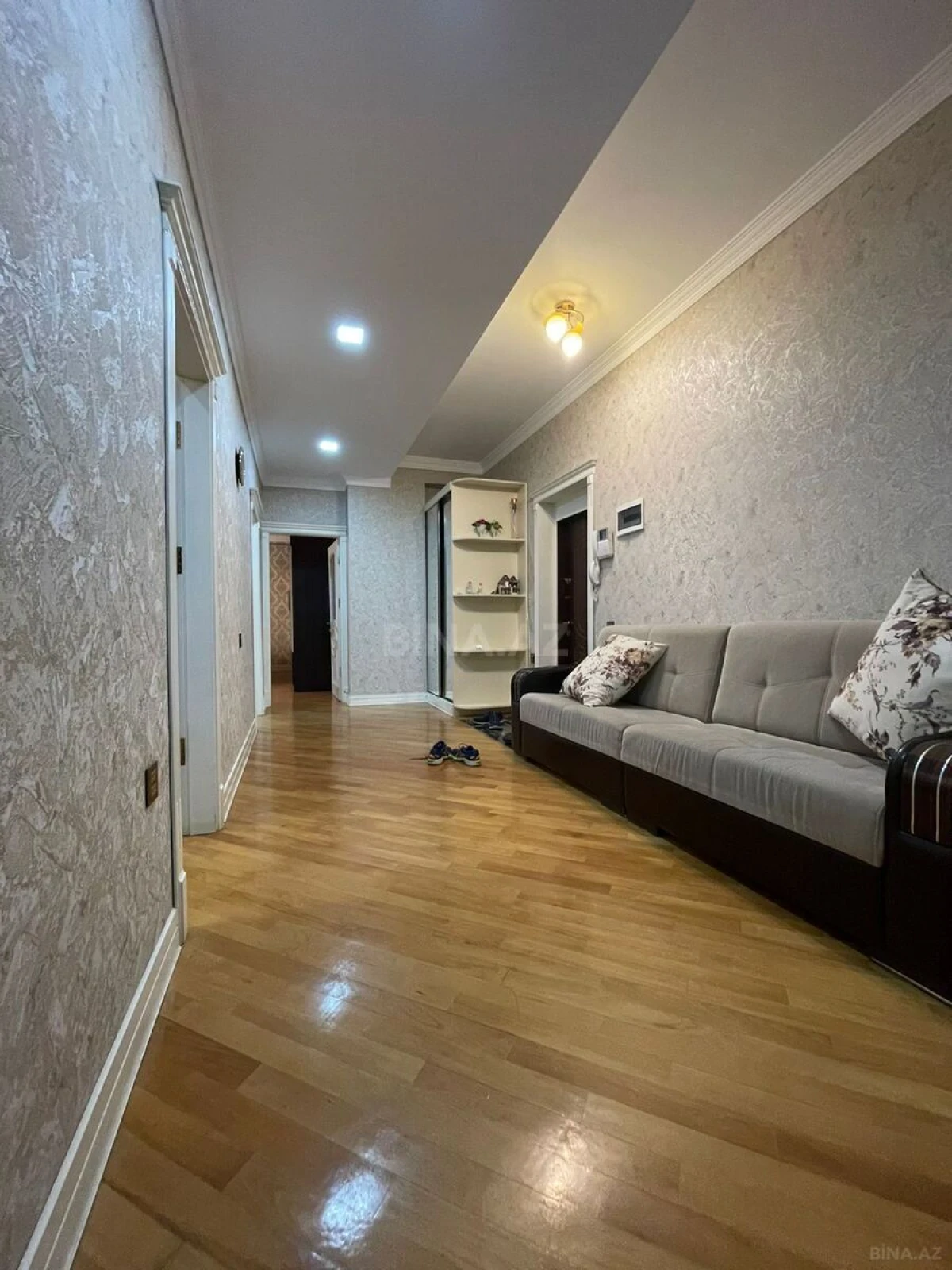 Satılır 3 otaqlı mənzil 125 m²