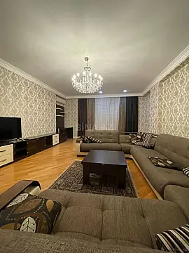 Satılır 3 otaqlı mənzil 125 m²