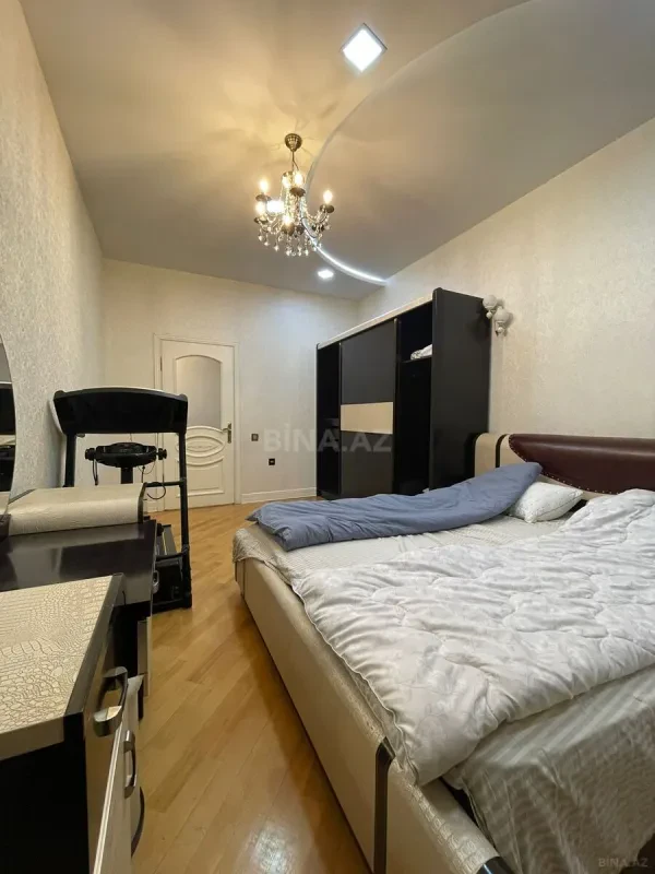Satılır 3 otaqlı mənzil 125 m²