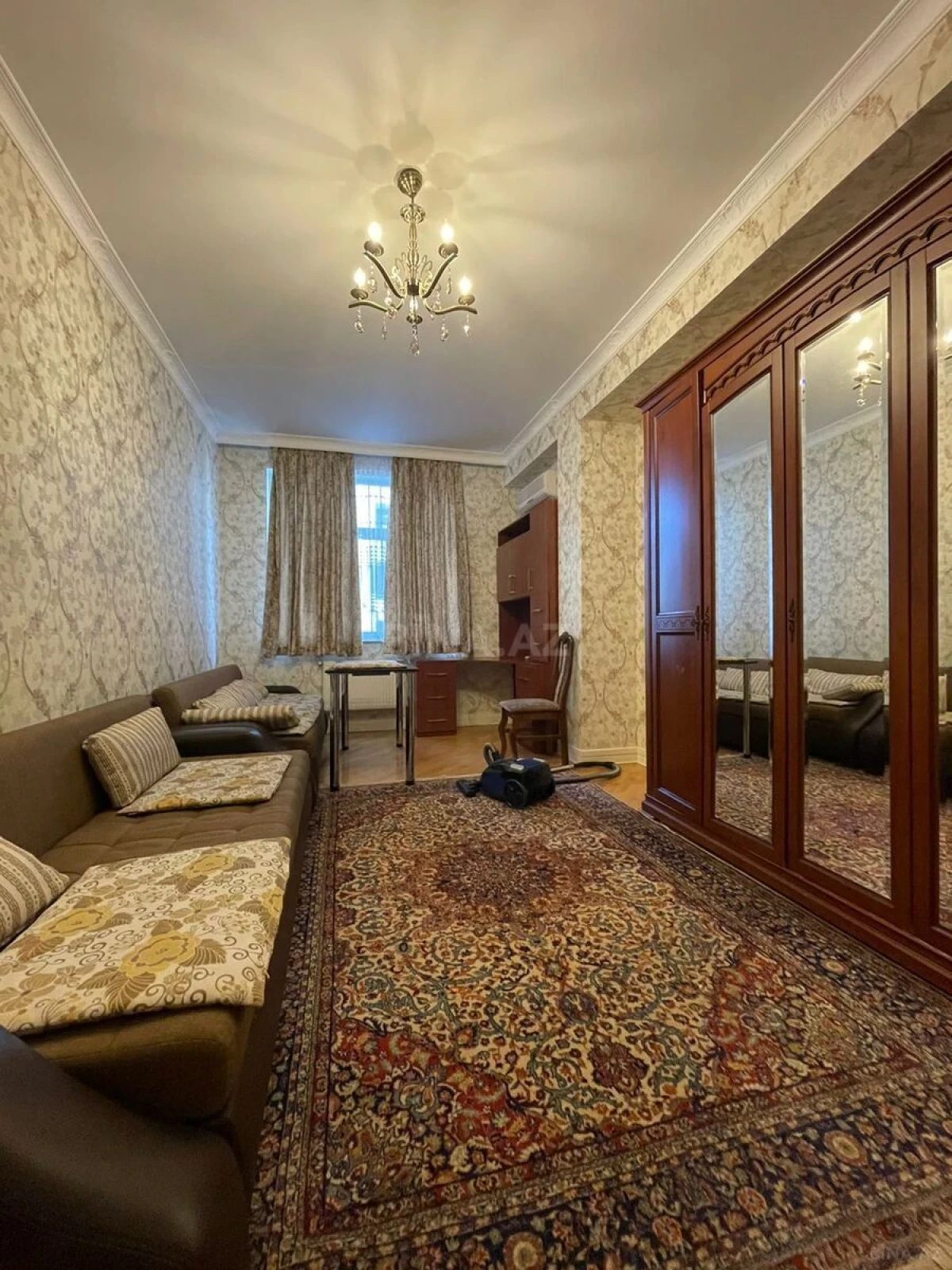 Satılır 3 otaqlı mənzil 125 m²