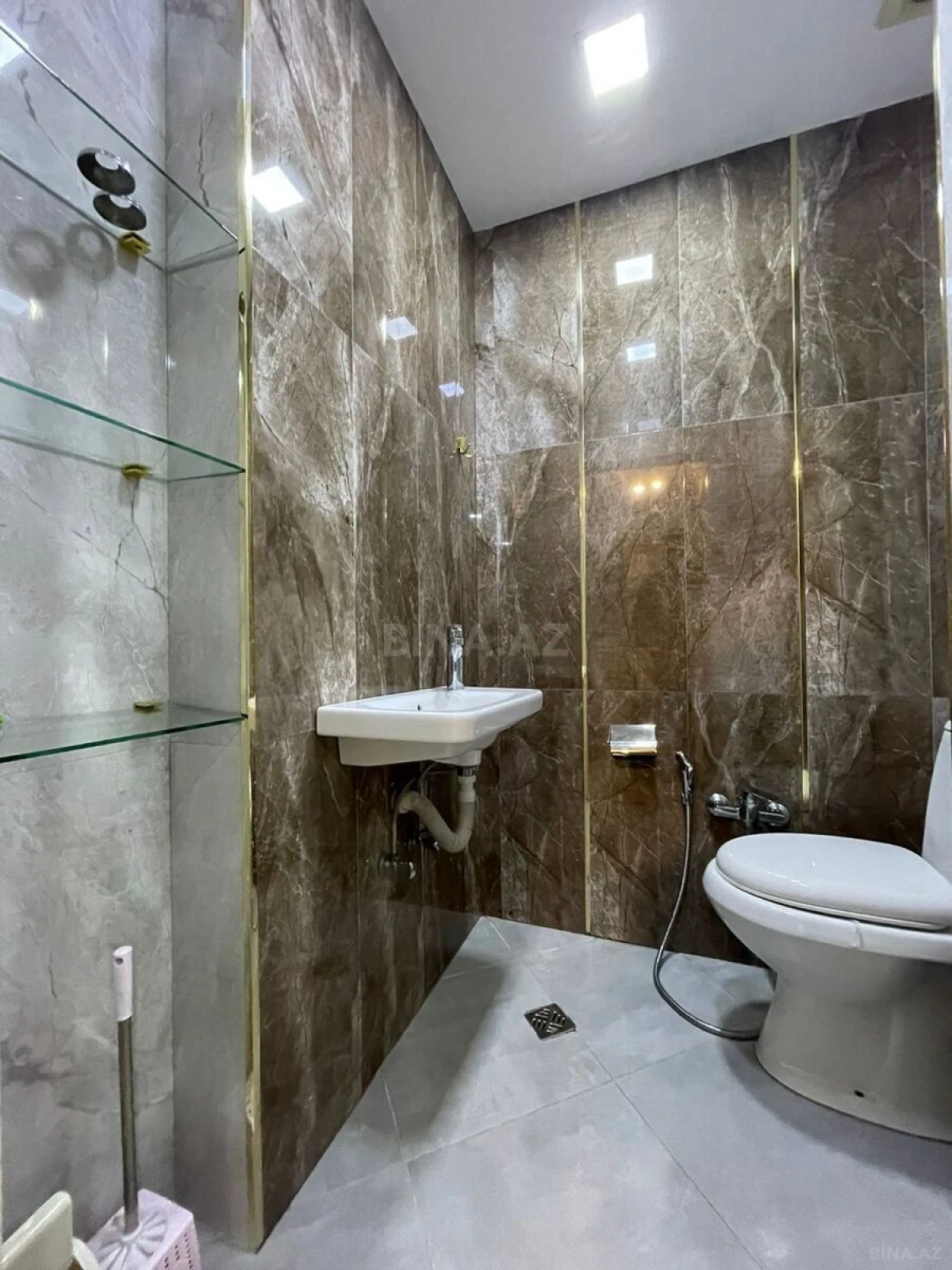 Satılır 3 otaqlı mənzil 125 m²