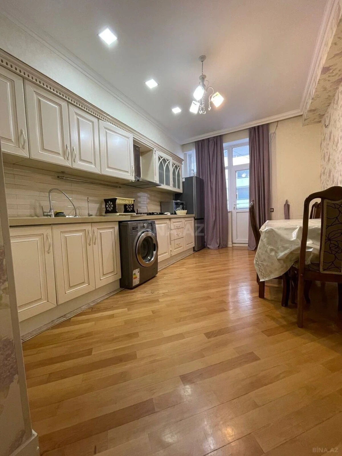 Satılır 3 otaqlı mənzil 125 m²