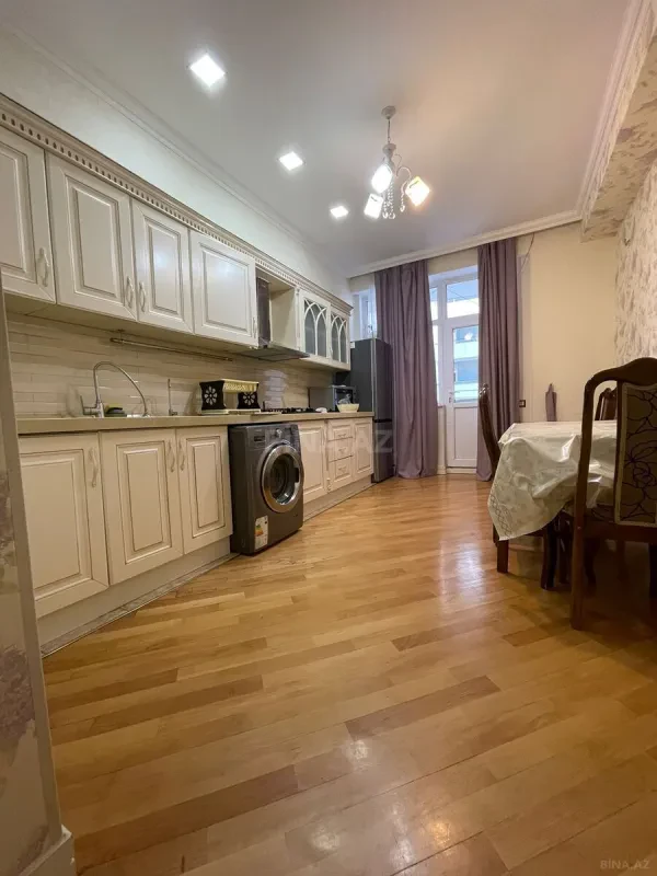 Satılır 3 otaqlı mənzil 125 m²