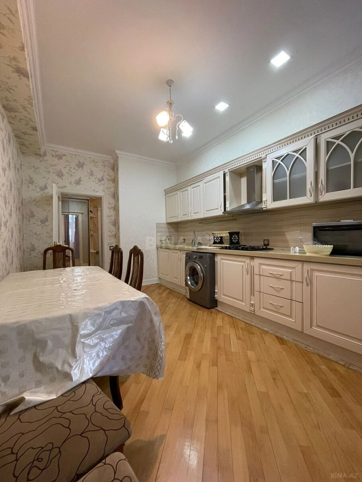 Satılır 3 otaqlı mənzil 125 m²