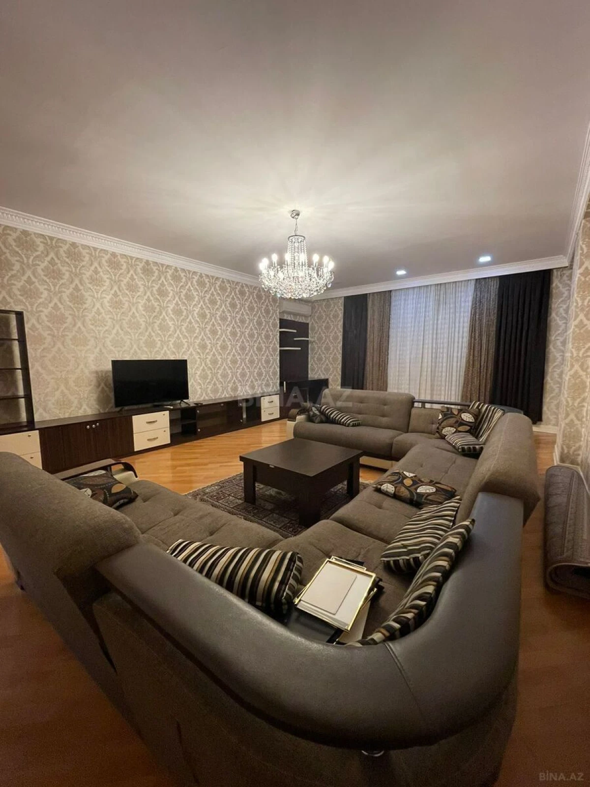 Satılır 3 otaqlı mənzil 125 m²