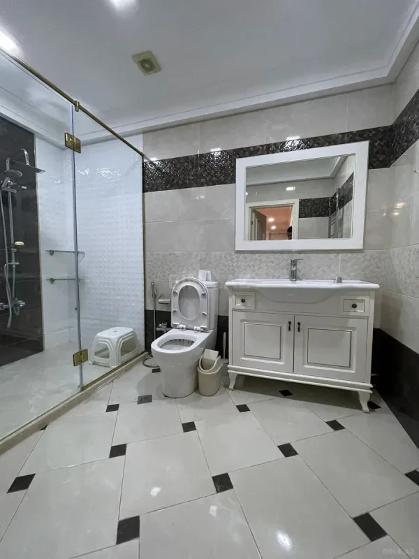 Satılır 3 otaqlı mənzil 125 m²