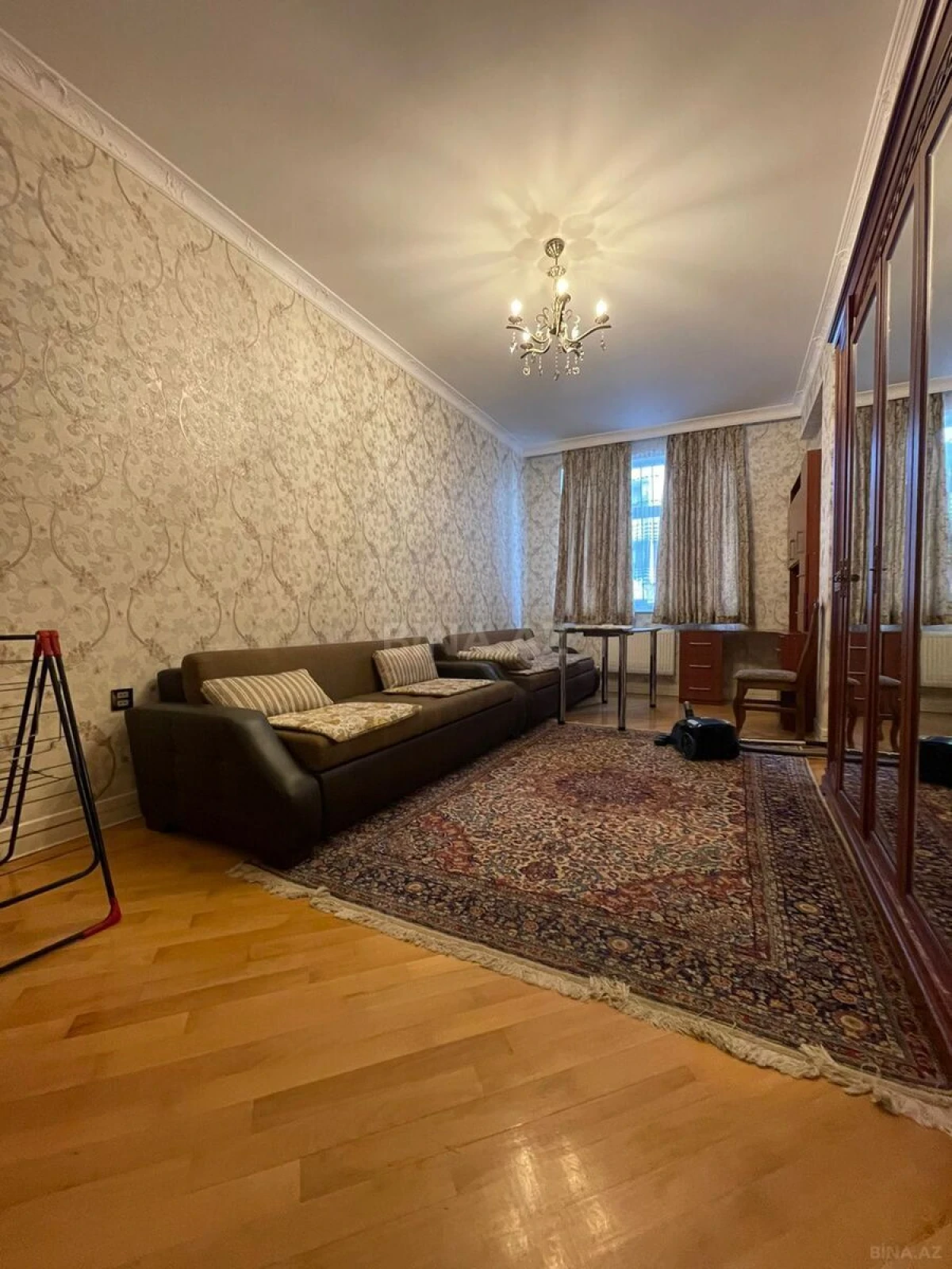 Satılır 3 otaqlı mənzil 125 m²