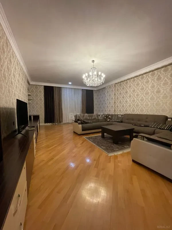 Satılır 3 otaqlı mənzil 125 m²