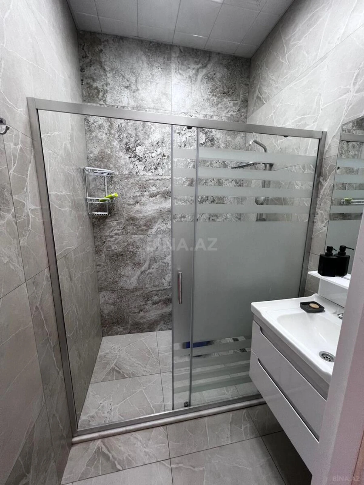 Kirayə verilir 3 otaqlı mənzil 120 m²
