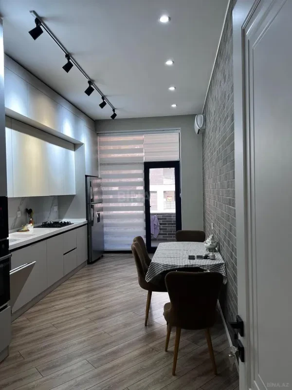 Kirayə verilir 3 otaqlı mənzil 120 m²