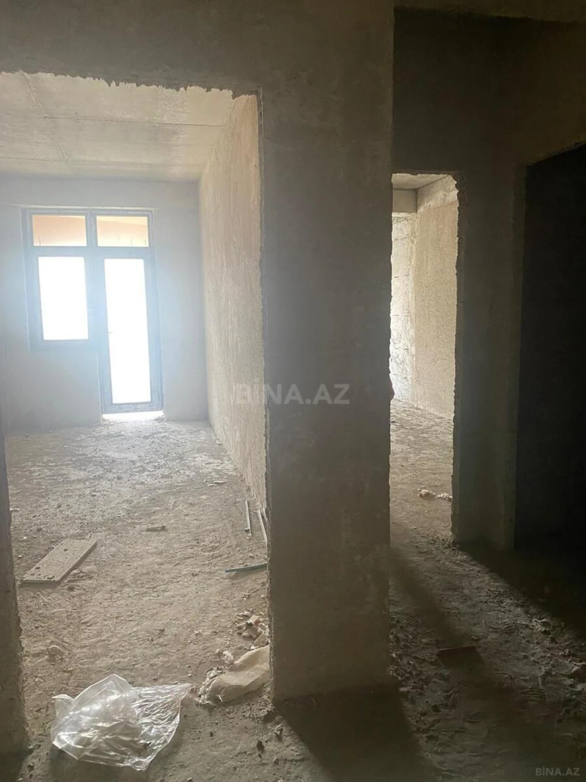 Satılır 3 otaqlı mənzil 122 m²