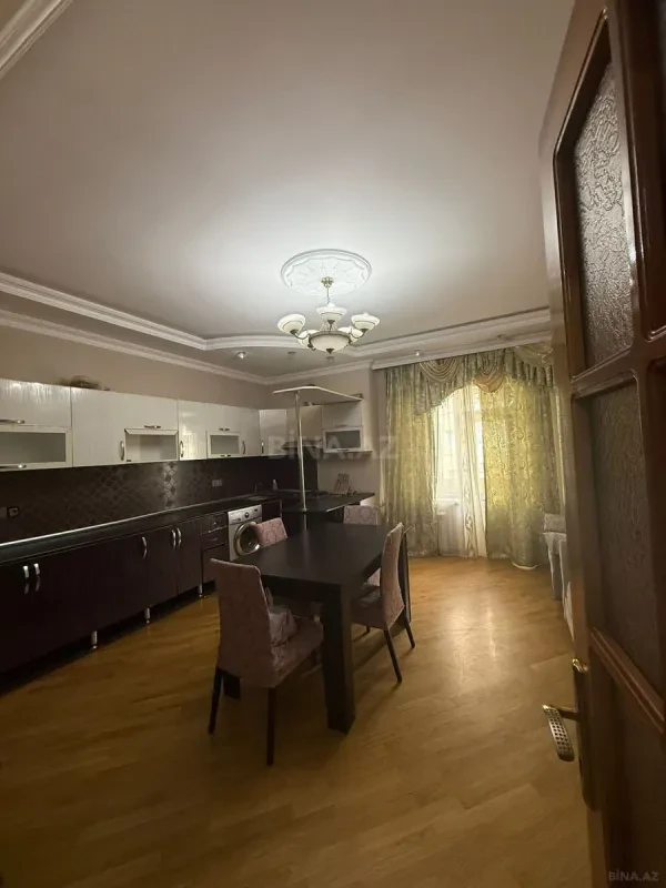 Kirayə verilir 3 otaqlı mənzil 110 m²