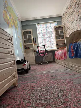 Satılır 4 otaqlı mənzil 115 m²