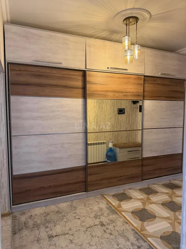 Satılır 4 otaqlı mənzil 115 m²