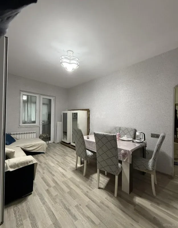 Kirayə verilir 2 otaqlı mənzil 65 m²