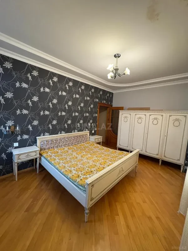 Kirayə verilir 2 otaqlı mənzil 80 m²