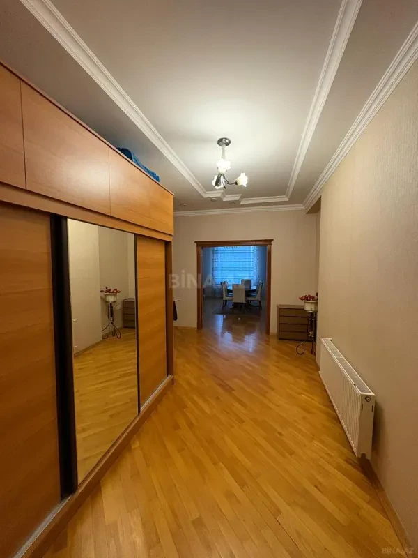 Kirayə verilir 2 otaqlı mənzil 80 m²
