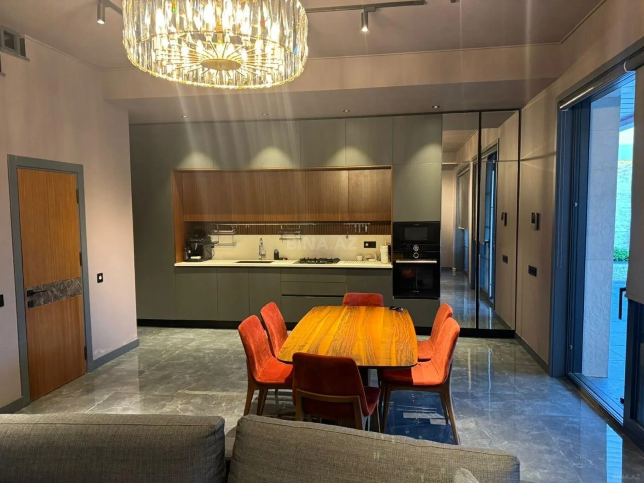 Kirayə verilir 4 otaqlı həyət evi 280 m²