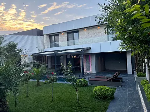Kirayə verilir 4 otaqlı həyət evi 280 m²