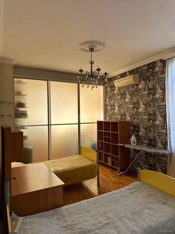 Kirayə verilir 3 otaqlı mənzil 130 m²