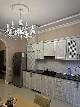 Kirayə verilir 3 otaqlı mənzil 130 m²