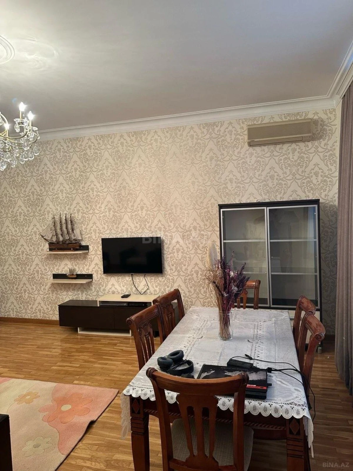 Kirayə verilir 3 otaqlı mənzil 130 m²