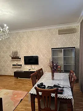 Kirayə verilir 3 otaqlı mənzil 130 m²