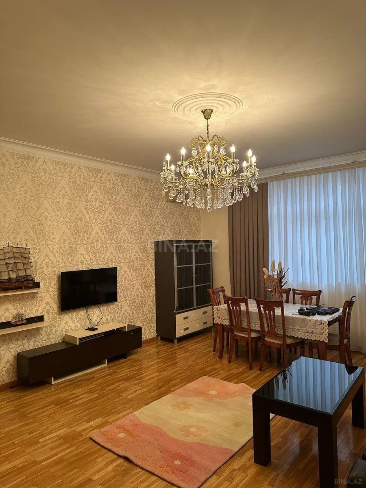 Kirayə verilir 3 otaqlı mənzil 130 m²