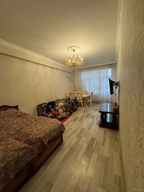 Satılır 3 otaqlı mənzil 104 m²