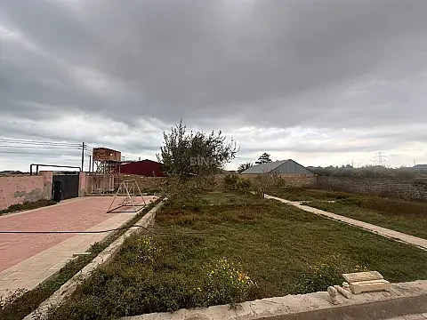 Satılır 5 otaqlı həyət evi 140 m²