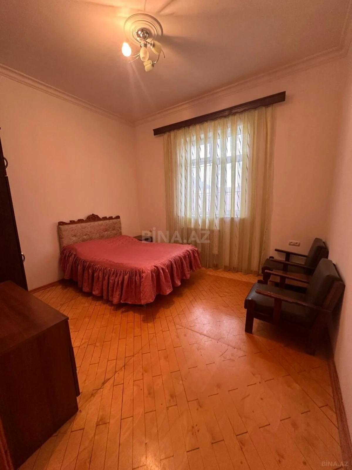 Satılır 5 otaqlı həyət evi 140 m²