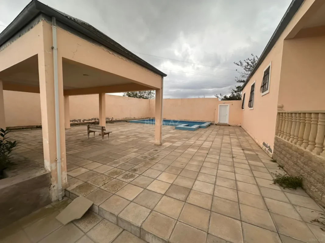 Satılır 5 otaqlı həyət evi 140 m²