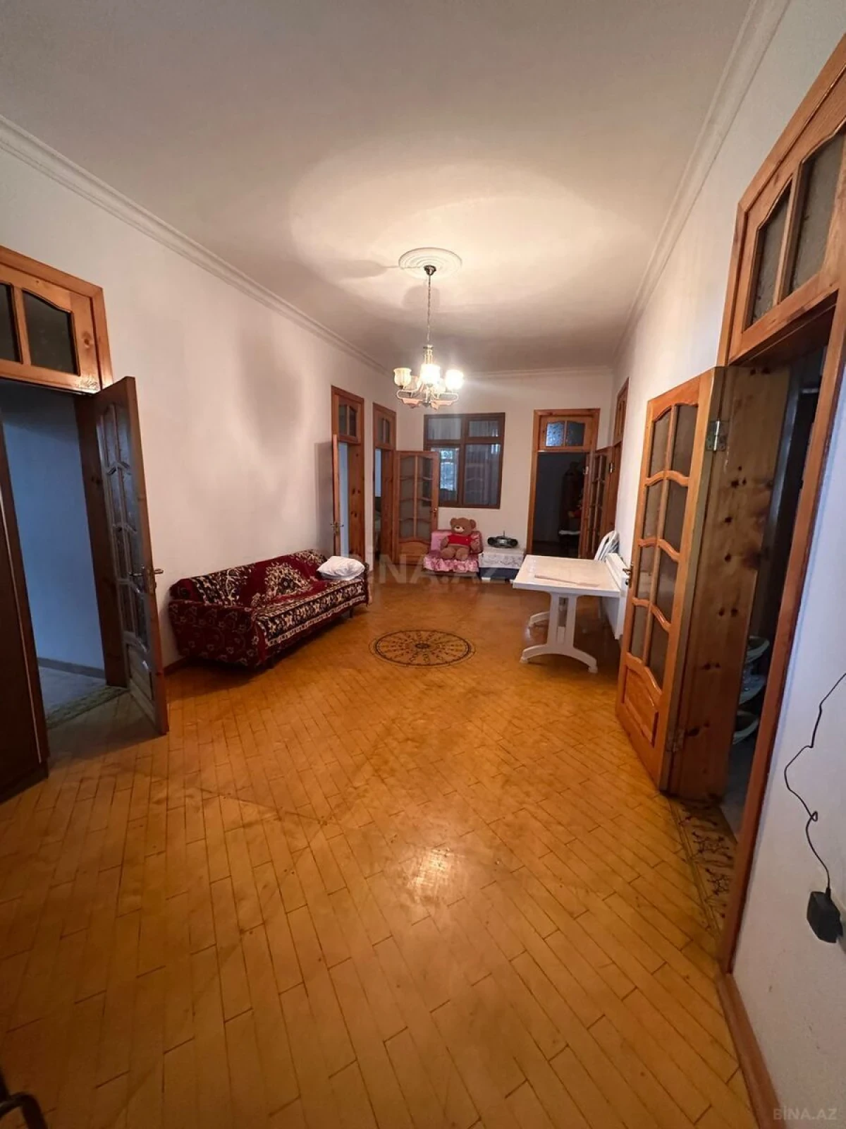 Satılır 5 otaqlı həyət evi 140 m²