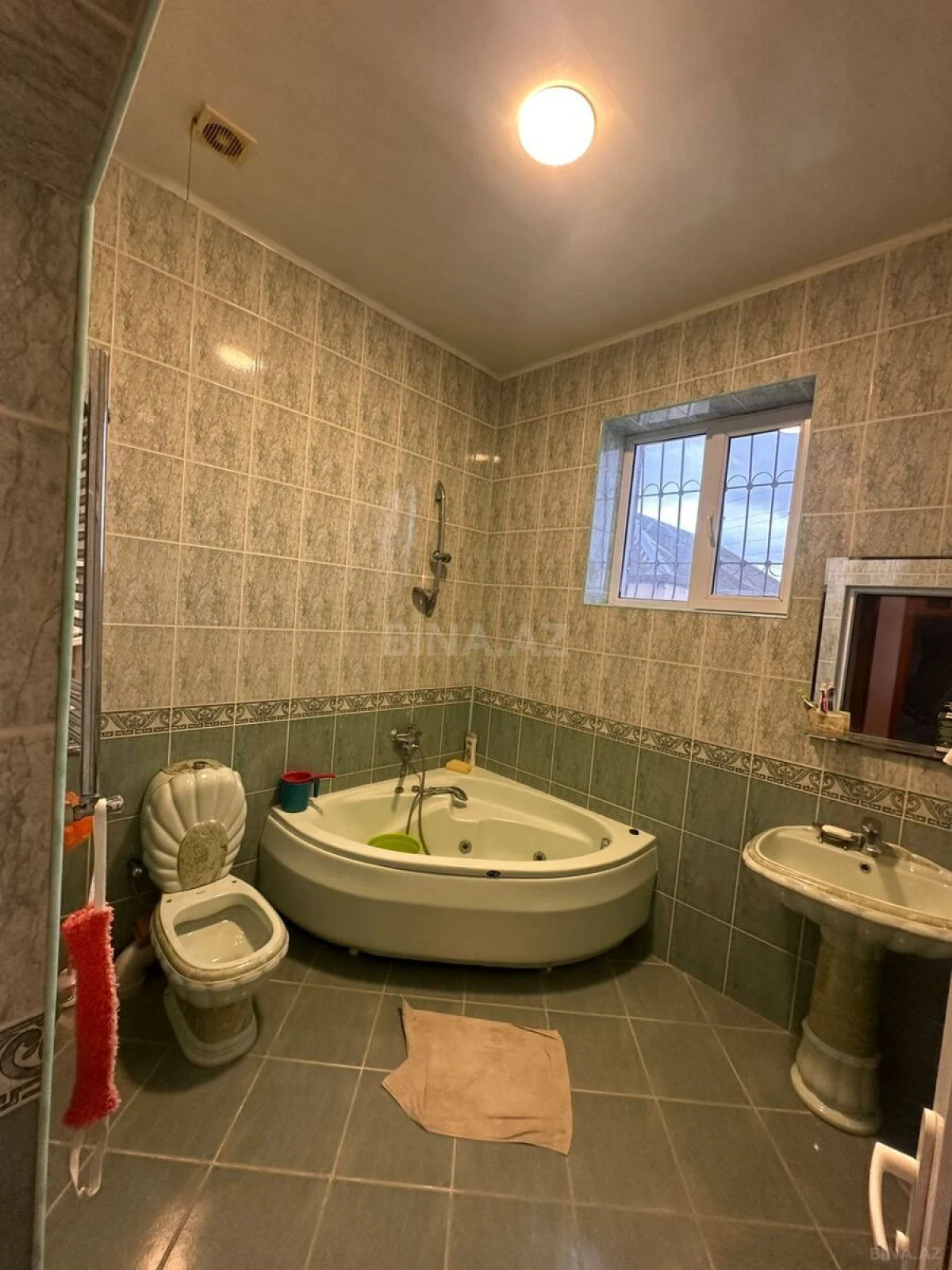 Satılır 5 otaqlı həyət evi 140 m²
